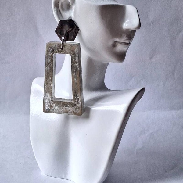 Boucles d’oreilles Rectangles Translucide & Champagne – Élégance lumineuse