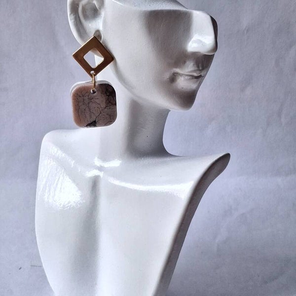 Boucles d’oreilles Craquelé Beige & Marron – Élégance naturelle