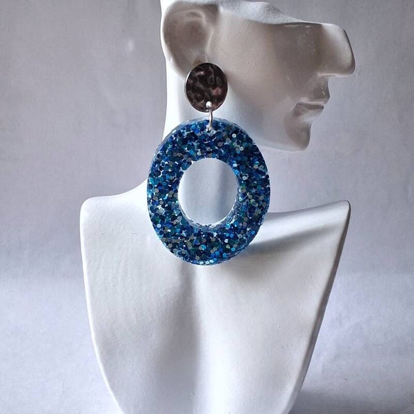 Boucles d’oreilles Ovales Bleus Pailletés – Éclat lumineux
