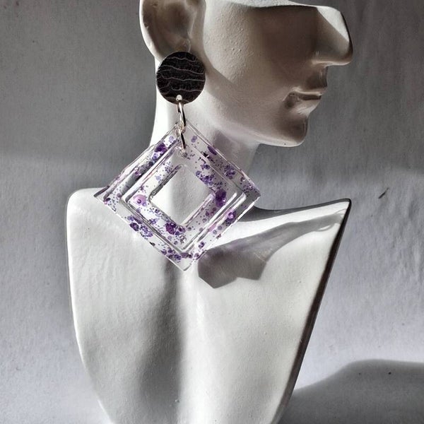 Boucles d’oreilles Losanges Transparence & Paillettes Violettes – Éclat délicat