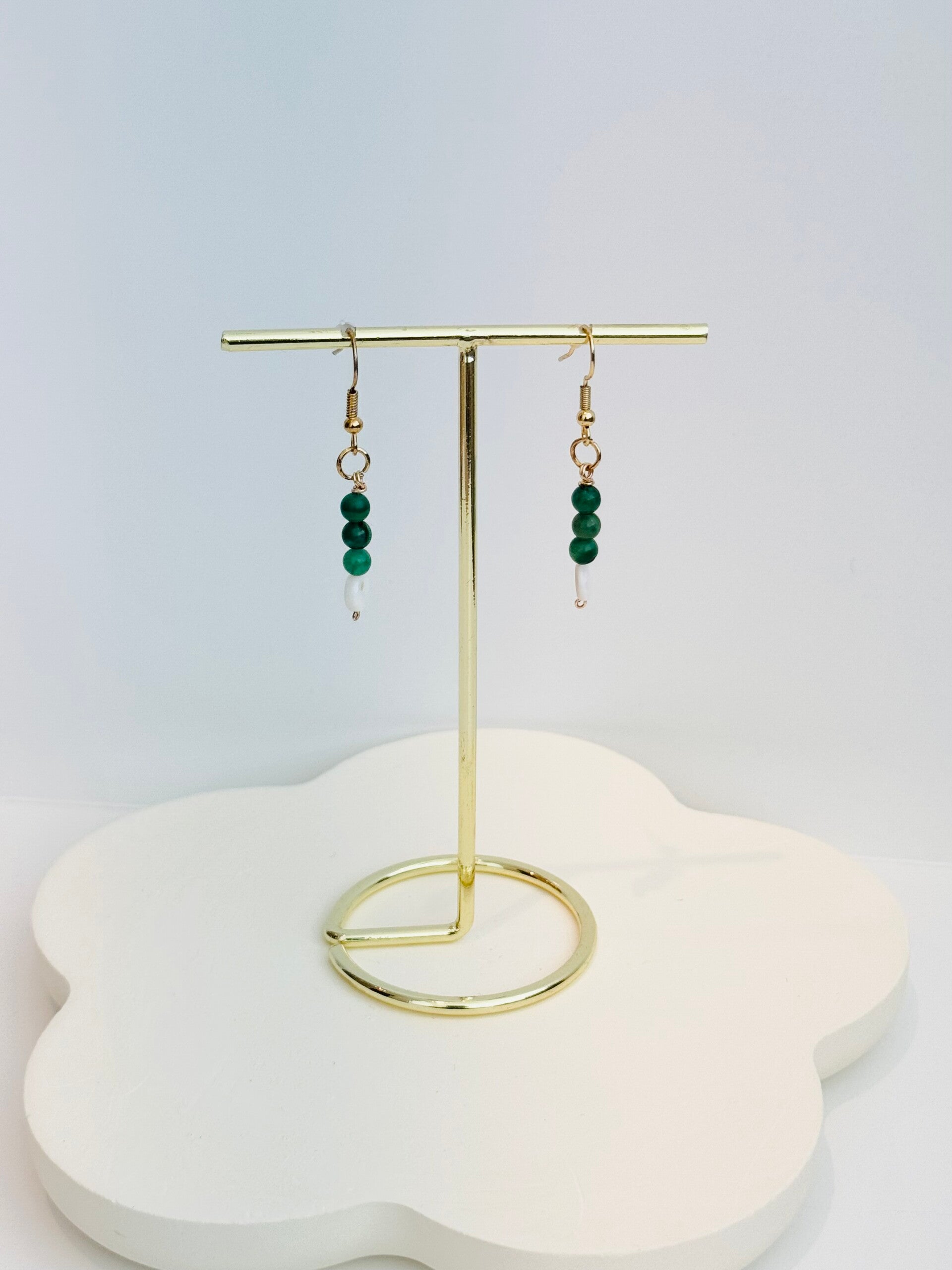 African jade matte with shell bead