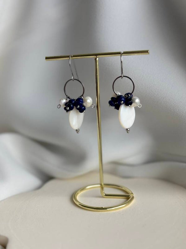 Medium long lapis lazuli-shell beads-silver