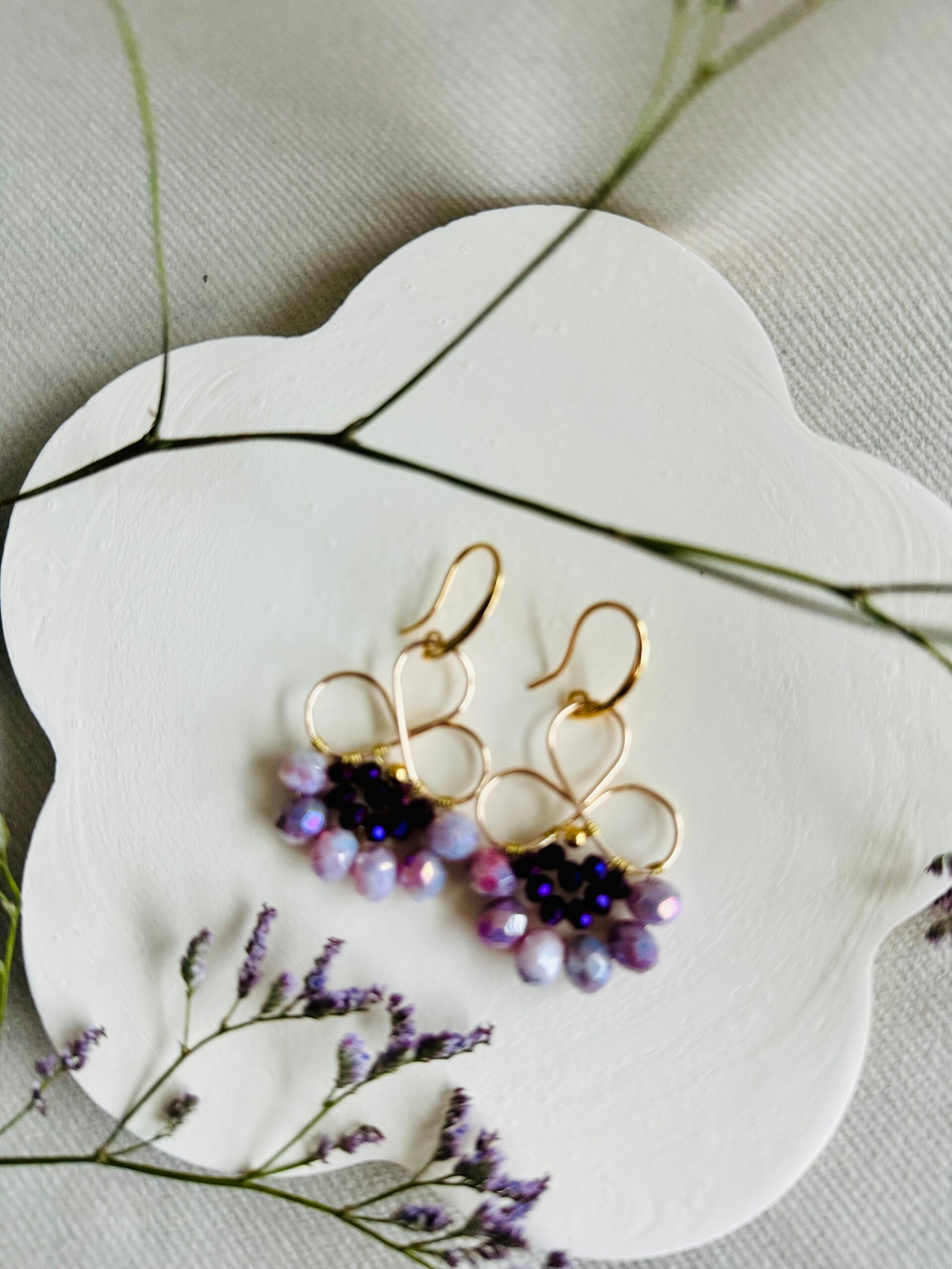 Medium long purple-gold earrings