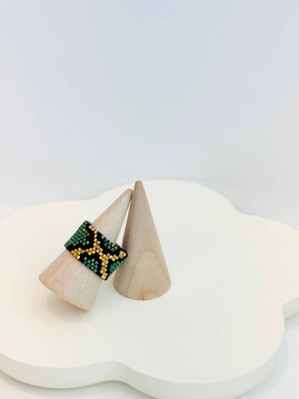 Snake skin: green-gold-black