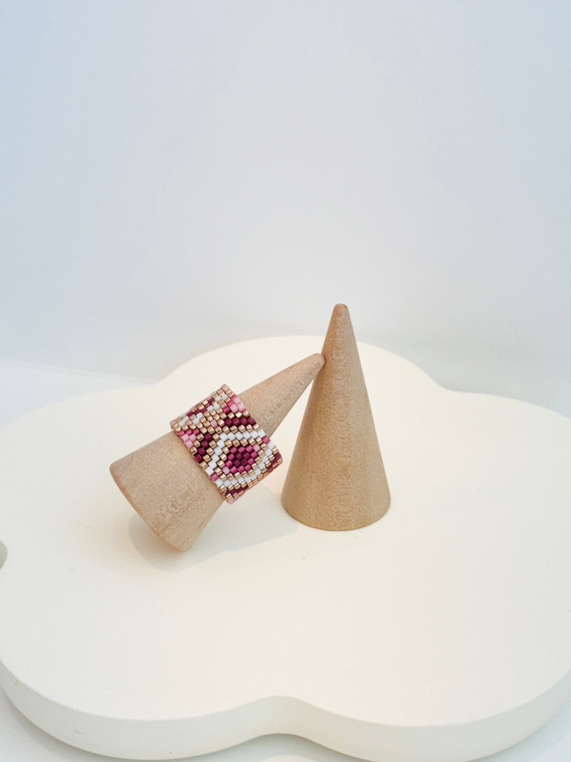 White-pink-gold colour mix