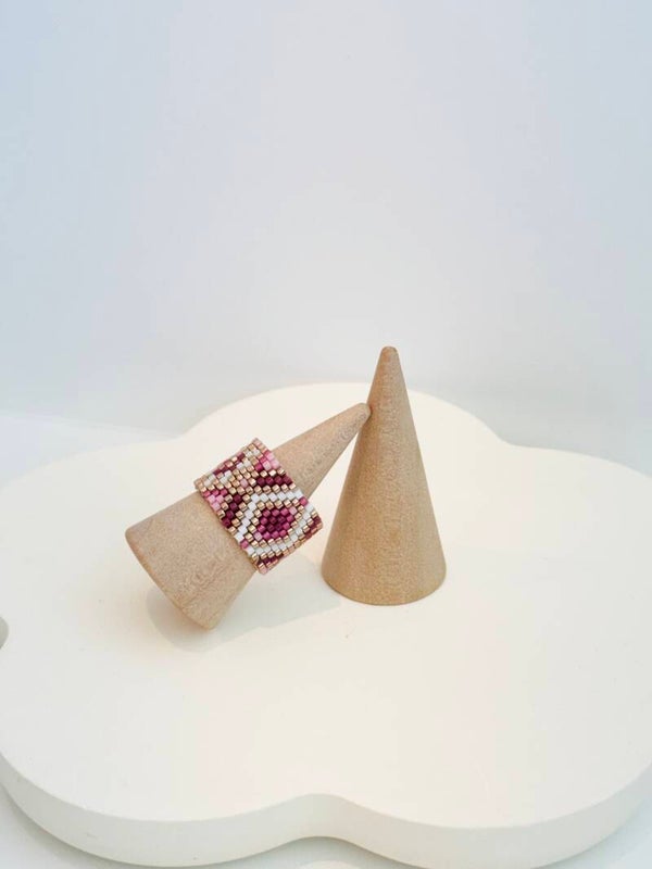 White-pink-gold colour mix