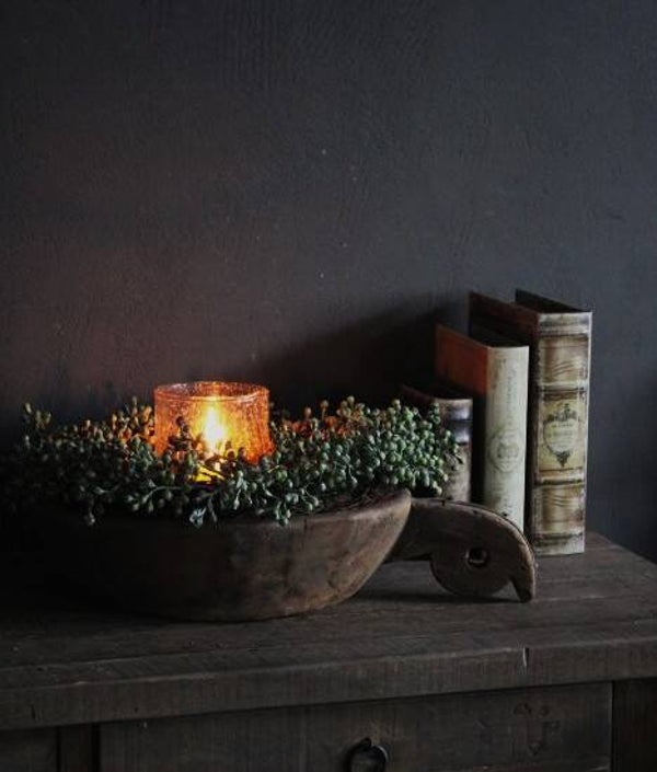 Stoere, oude, houten schaal met oor