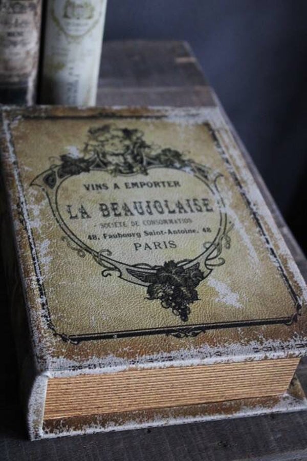 Oud opbergboek - opschrift La Beaujolaise