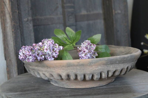 Unieke, oude stenen schaal met gave geribbelde onderkant