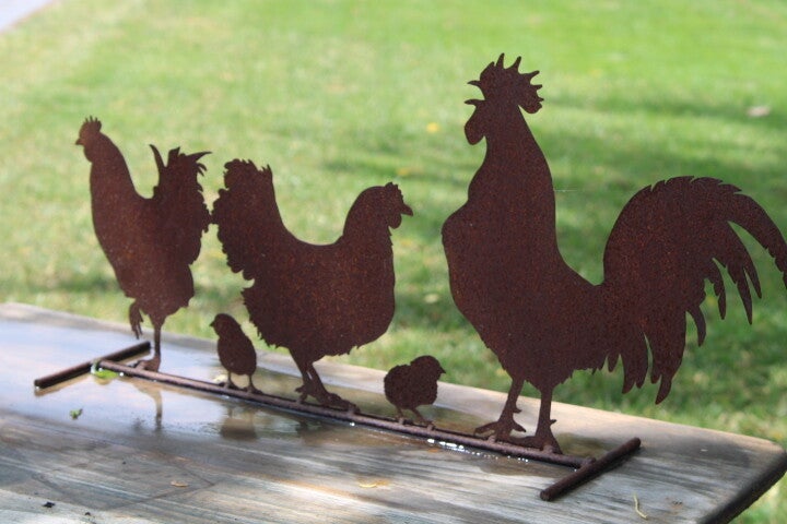 Roeststalen kippen / haan, hen & kuiken