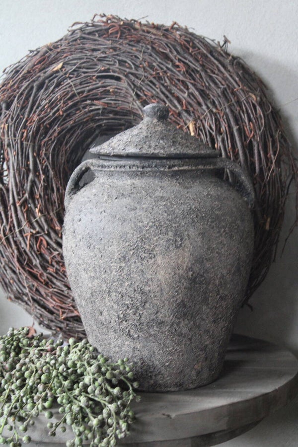 Robuuste pot met deksel