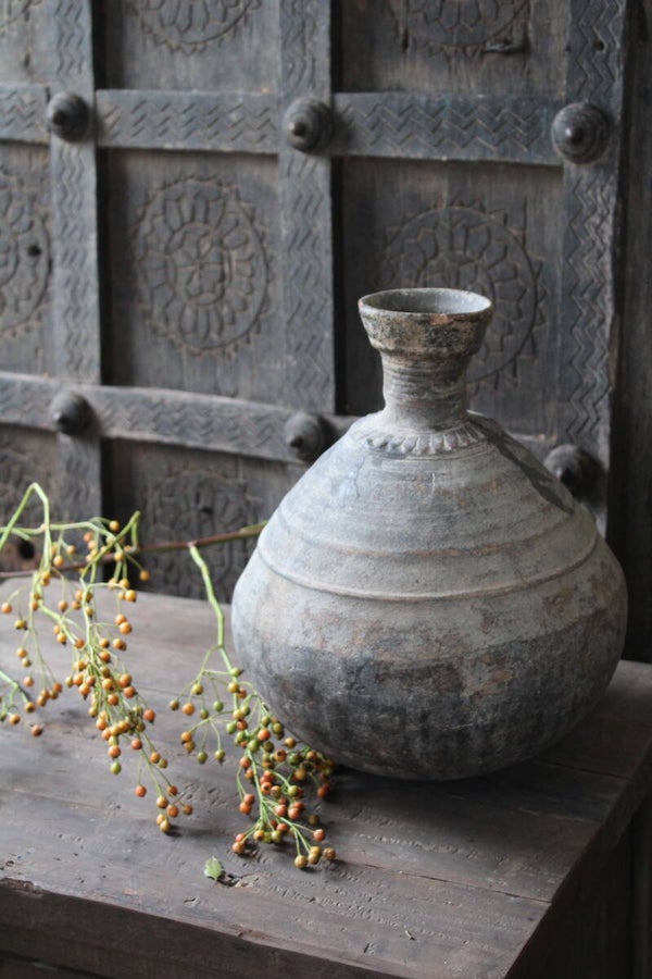 Oude, stenen halskruik h30