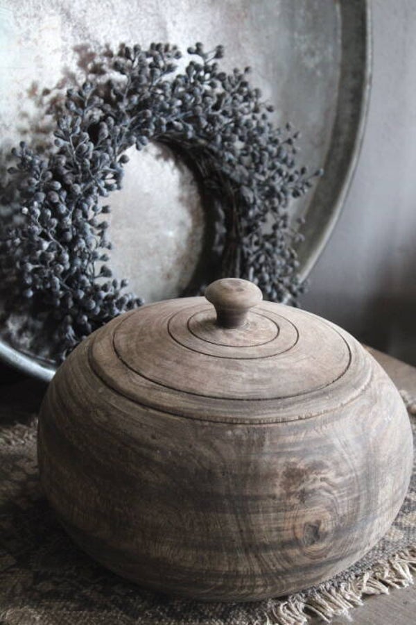 Houten authentieke pot met deksel