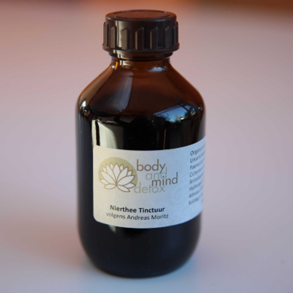 Nierkruiden Tinctuur naar recept van Andreas Moritz