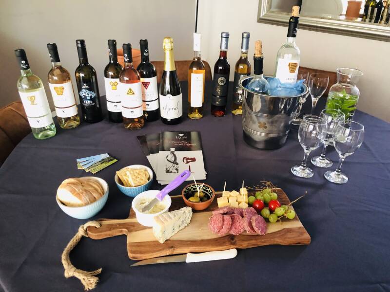 vakakis, droge, halfzoete en zoete wijnen in rosé, wit of rood.