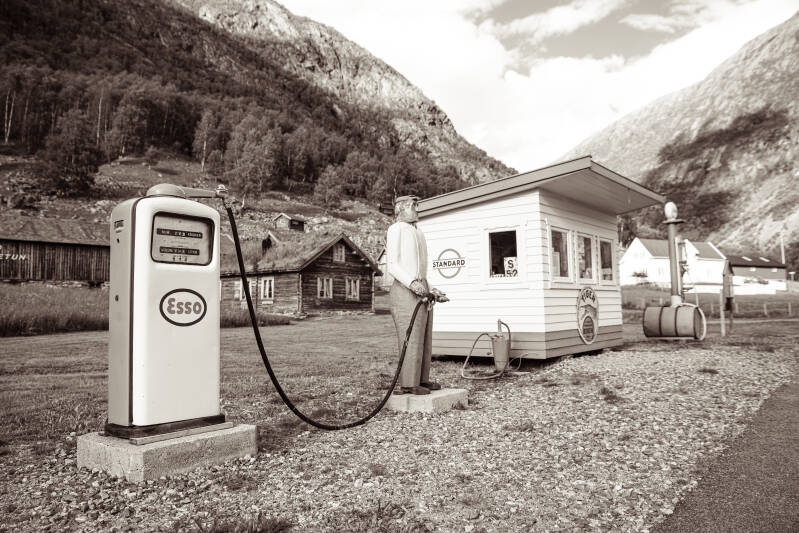 Gammel Esso bensinpumpe