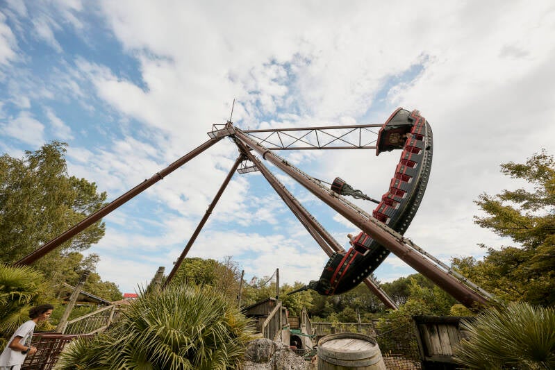 Attraction du bateau pirate à Walygator Sud‑Ouest, parc d’attractions du Lot‑et‑Garonne.
