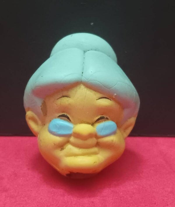 Cabeza goma capuchon Abuela LOONEY TUNES Danone