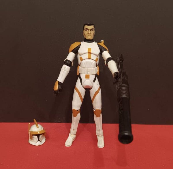 FIGURA SERIE STAR WARS CLONE COMANDANTE CODY HASBRO