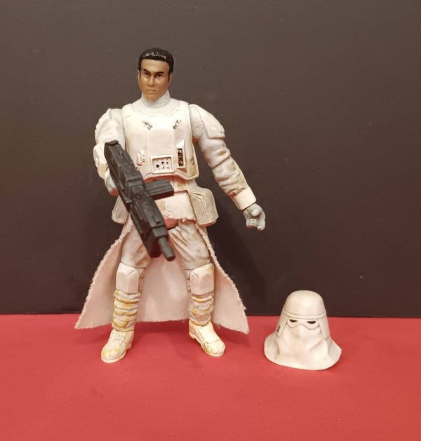 FIGURA SERIE STAR WARS SNOWTROOPER HASBRO