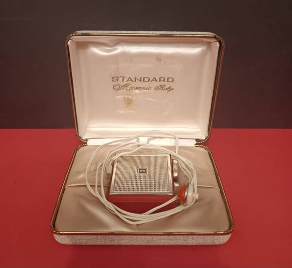 MICRO RADIO STANDAR MICRONIC RUBY CON AURICULAR Y ESTUCHE ORIGINALES AÑOS 60