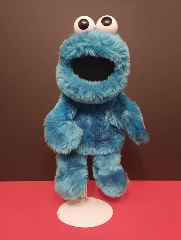 PRECIOSO PELUCHE MARIONETA DE TRIKI MOSNTRUO DE LAS GALLETAS DE BARRIO SESAMO