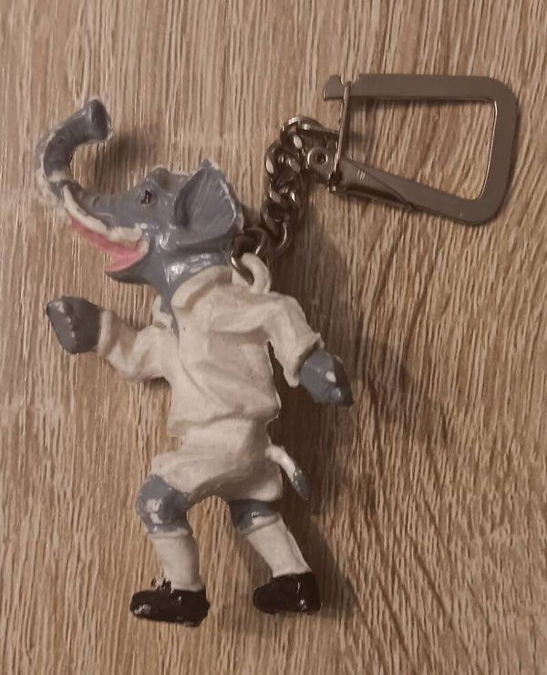 Antiguo Llavero Figura Elefante Futbolista LAFREDO - Serie Animales Futbolistas
