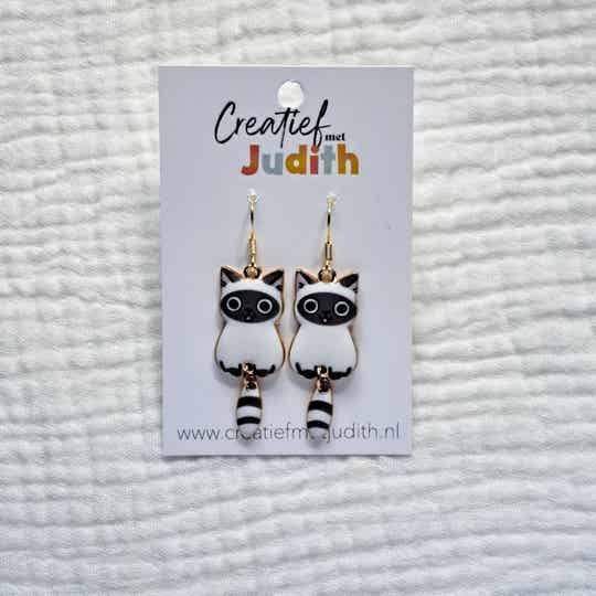 Katten oorbellen wit/grijs