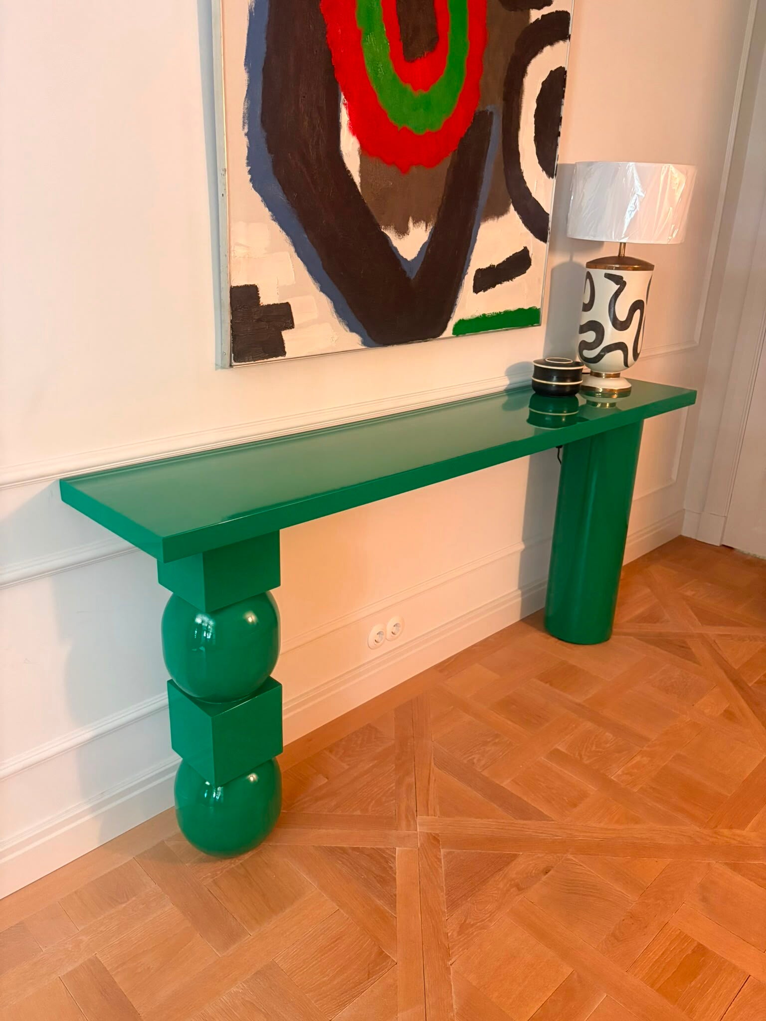 Sculpturale groene lak-consoletafel