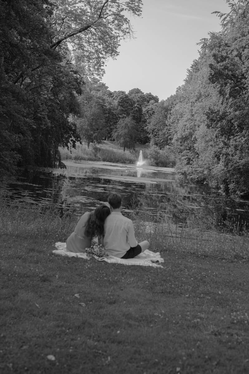 19-b-w-standard.jpg