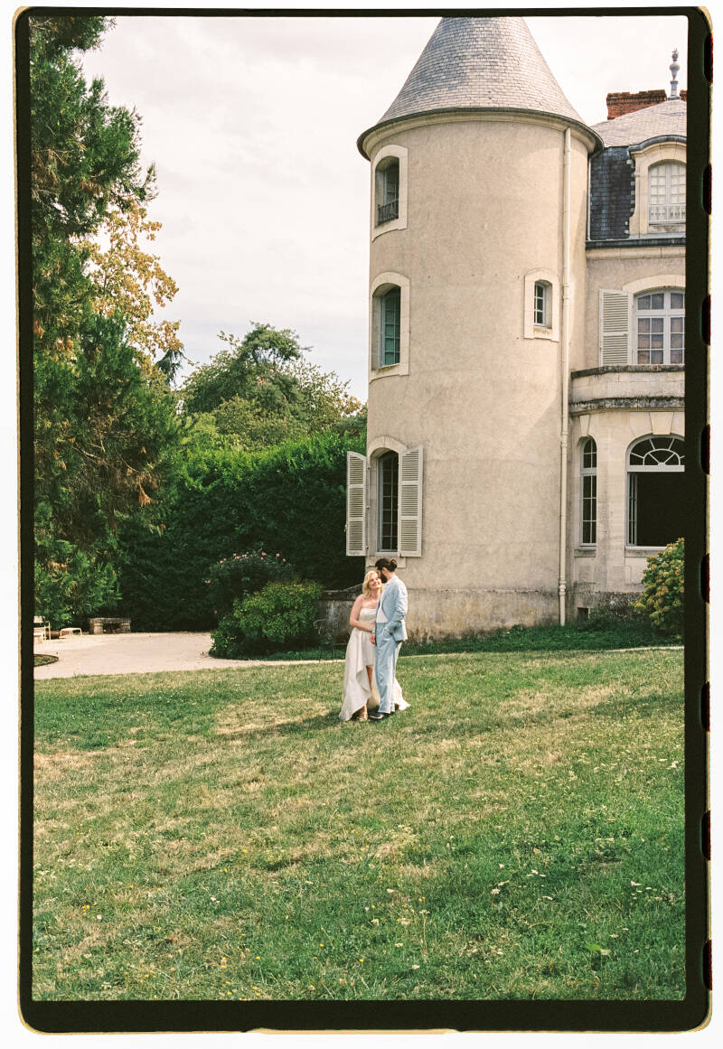 lenvie_film_castle_france_wedding-414-standard.jpg