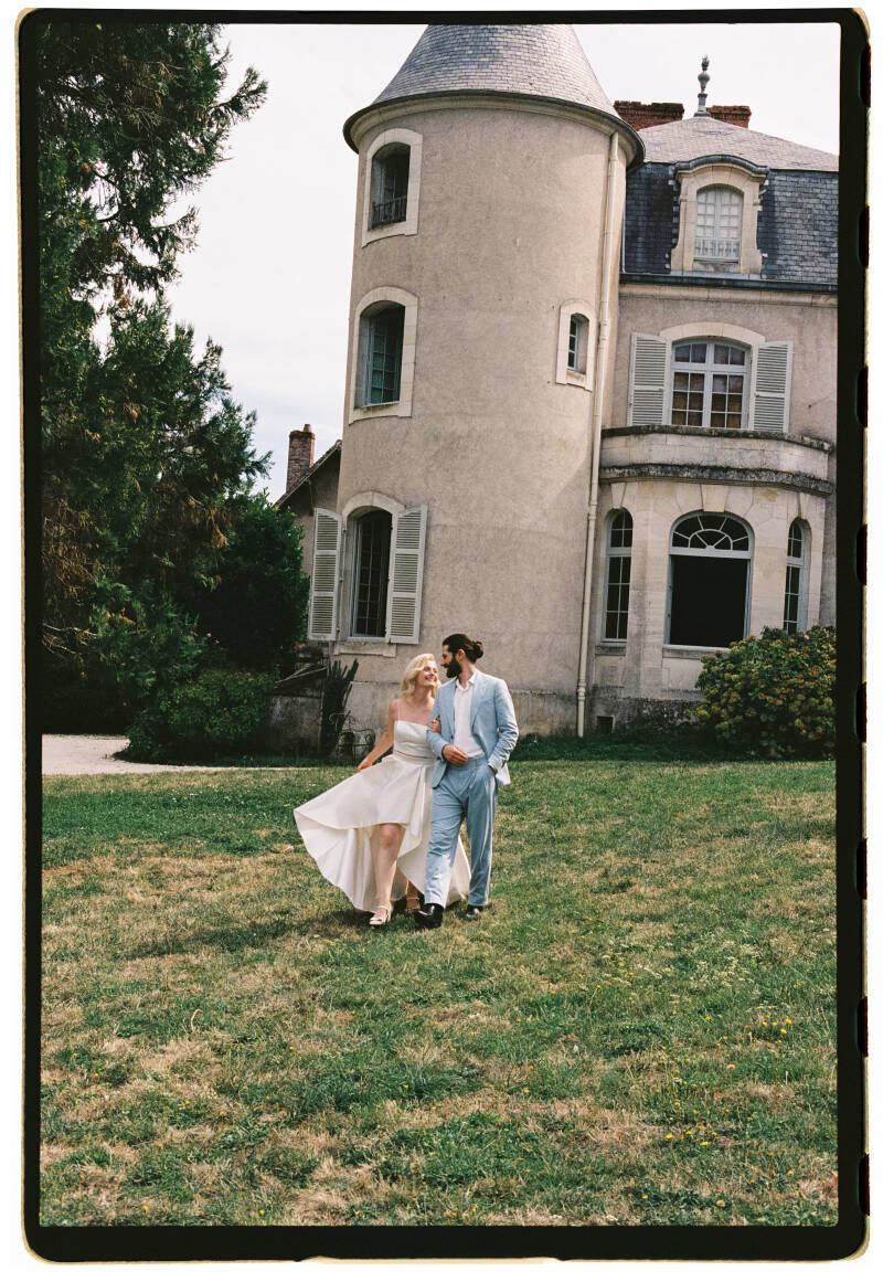 lenvie_film_castle_france_wedding-429-standard.jpg