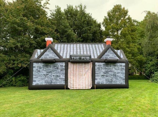 Opblaasbare kroeg 'the pub'