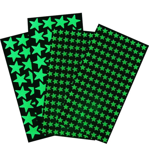 4 ark självlysande stjärnor " glow in the dark "