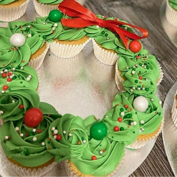 Cupcake decor 8 count