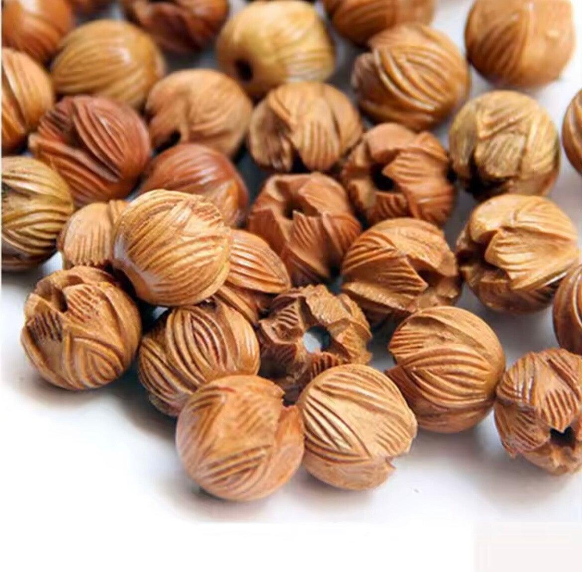 Dutch Oak Beard Bead Wooden Flower