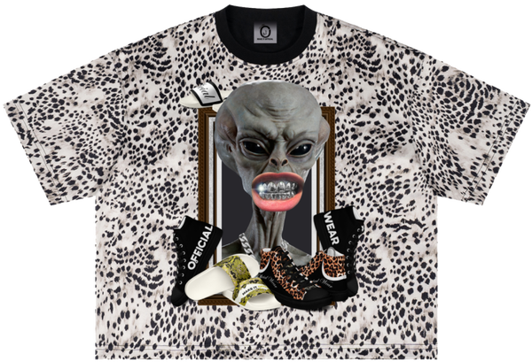 Official Wear 'Alien and Sneakers2' Unisex Leopard Print Boxy T-Shirt