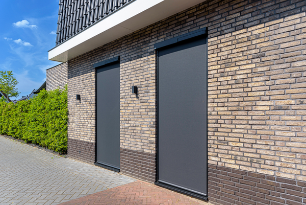Zip screen solar