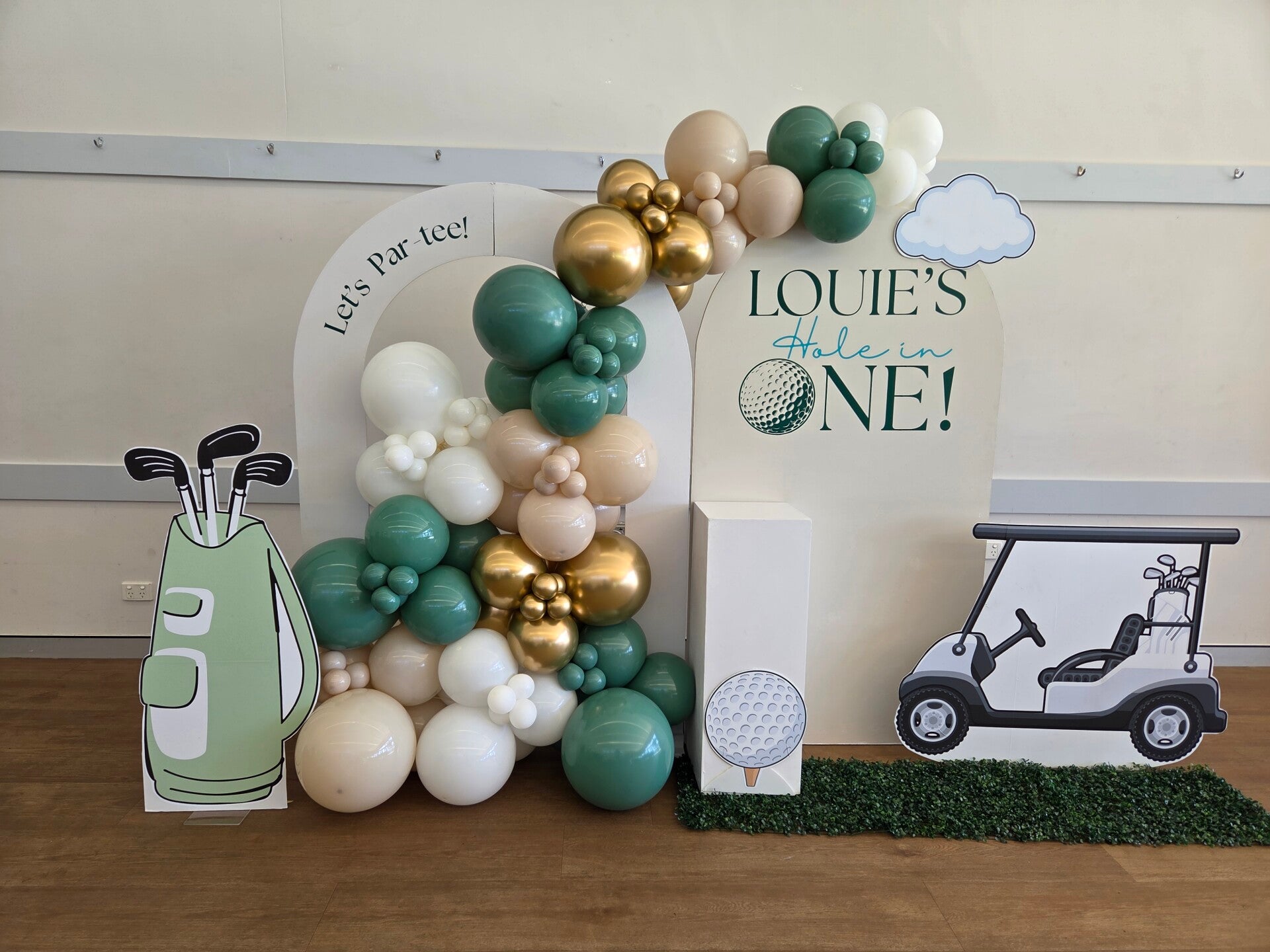 Themed balloon 1st birthday 