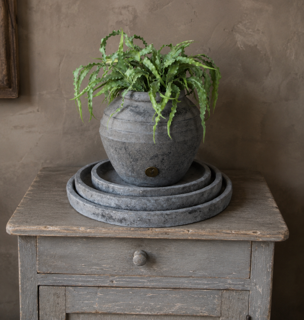 Brynxz, bolvase with lines, stone black
