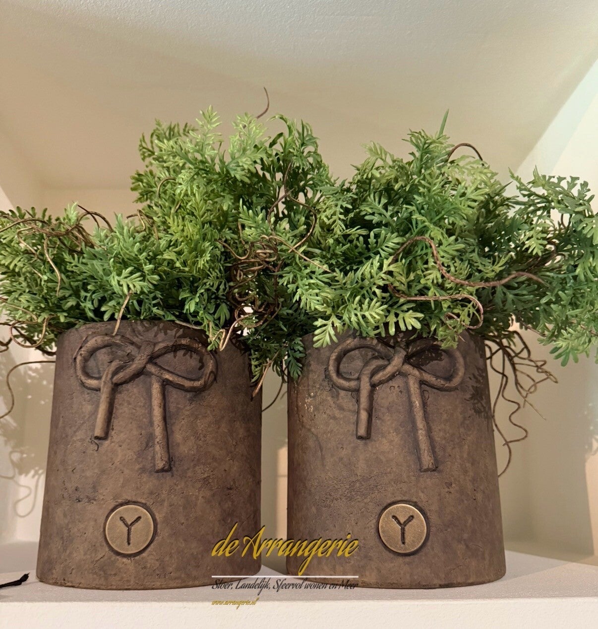 BRYNXZ planter met strikje Maj Brown