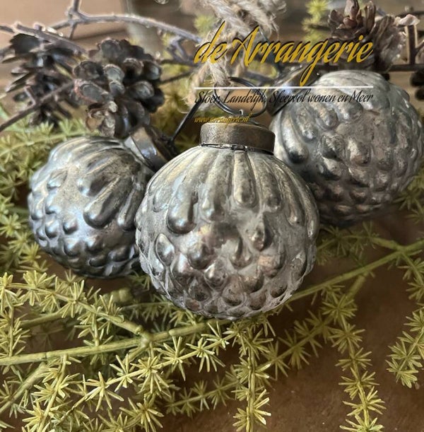 Kerstbal | vintage grey | bobbeltjes
