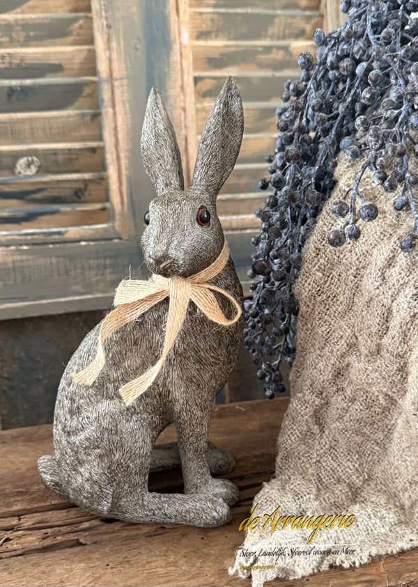 Zittende haas met strik 25cm