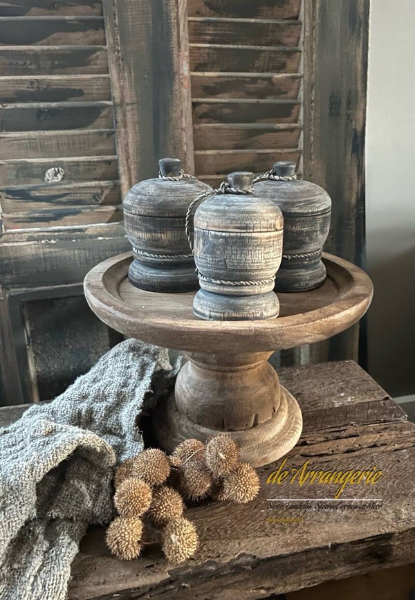 Setje van 3 houten potjes met deksel