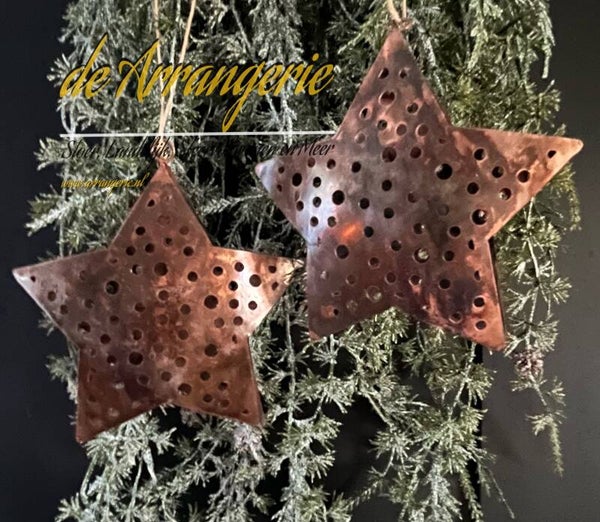 Bolle dubbele ster in roestkleur gaatjes 17cm