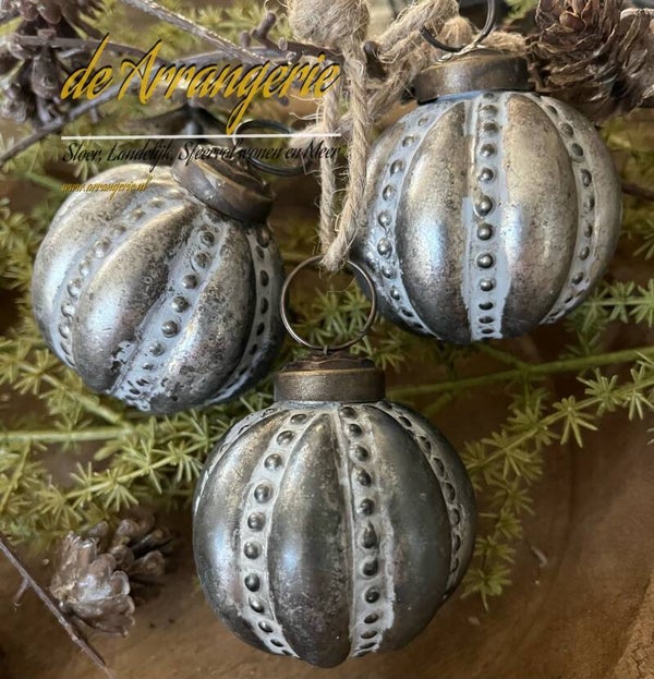 Kerstbal | vintage grey- met stipjes