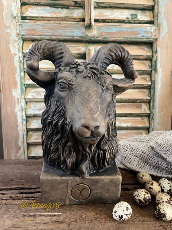 BRYNXZ. Statue Ram Majestic Brown