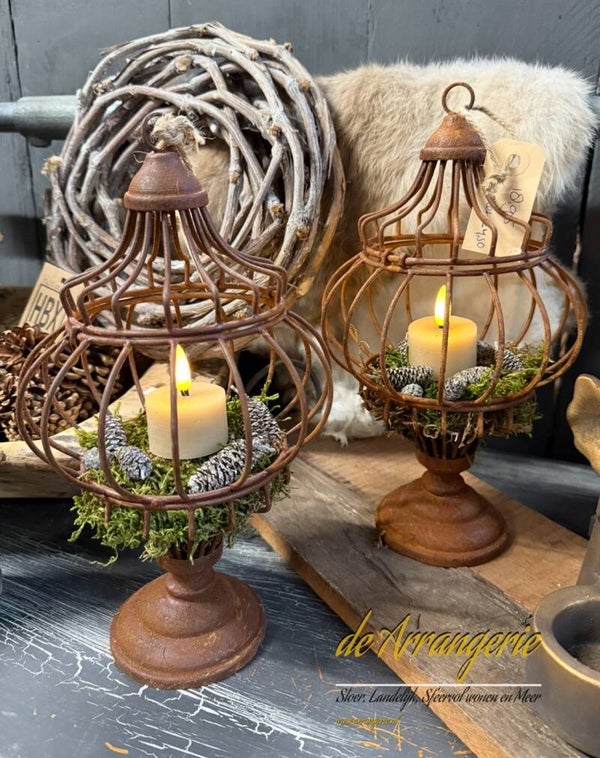 Roest ornament op voet