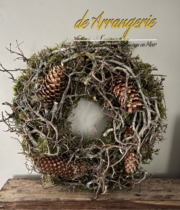 Bonsai mos krans met dennenappels 30cm