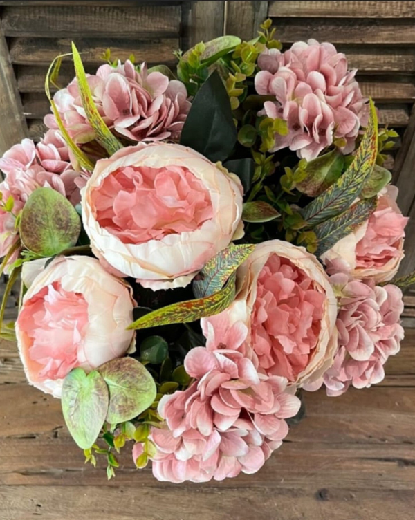 Groot & vol boeket in zacht roze